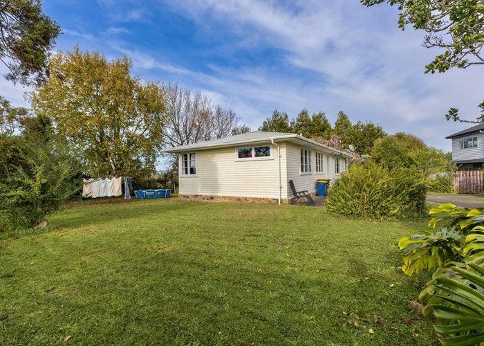  at 26 Kirrie Avenue, Te Atatu South, Waitakere City, Auckland