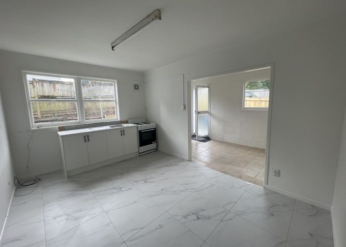  at 1/30 Ramillies Place, Glenfield, North Shore City, Auckland
