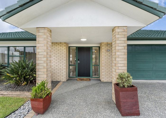  at 27 Roy Maloney Drive, Henderson, Waitakere City, Auckland