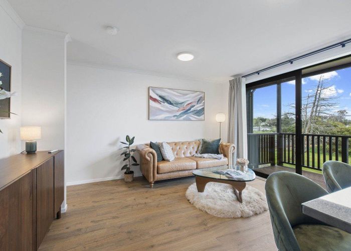  at 11/90 Swaffield Road, Papatoetoe, Manukau City, Auckland