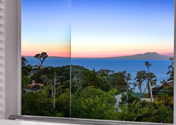  at 8A Tipau Street, Torbay, North Shore City, Auckland