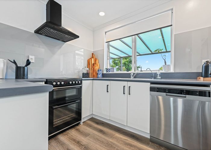  at 25 Pointon Glade, Grandview Heights, Hamilton