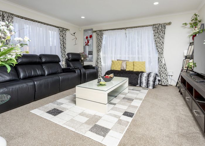  at 21 Crimson Park, Oteha, North Shore City, Auckland