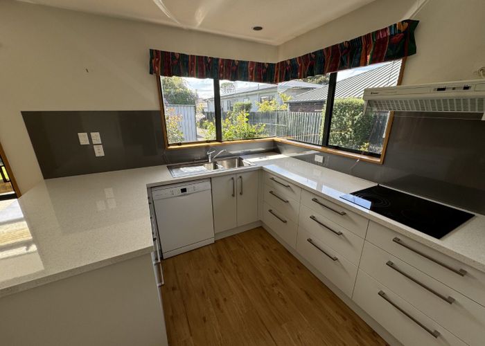 For rent 2/14 Farquhars Road, Redwood, Christchurch City, Canterbury
