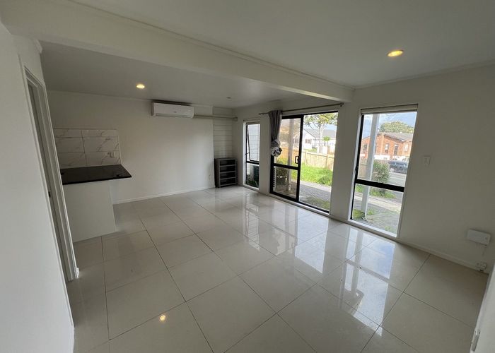  at Flat/22 Goodwood dr, Goodwood Heights, Manukau City, Auckland