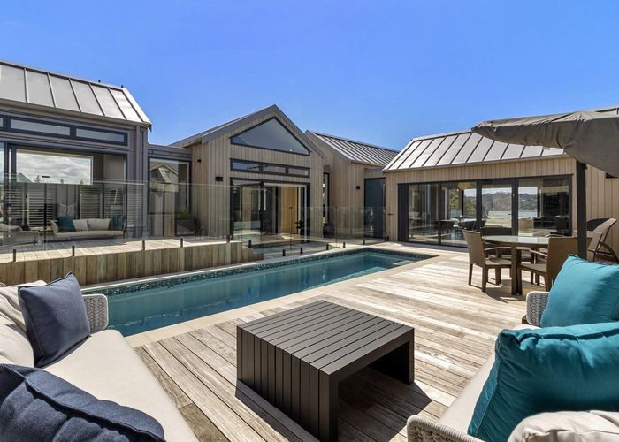  at 5 Takahuri Place, Albany