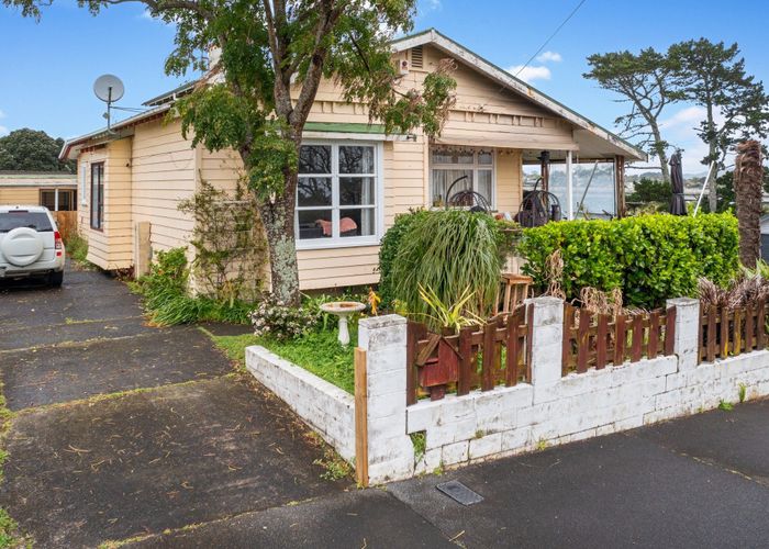 at 60 Miller Street, Point Chevalier, Auckland City, Auckland