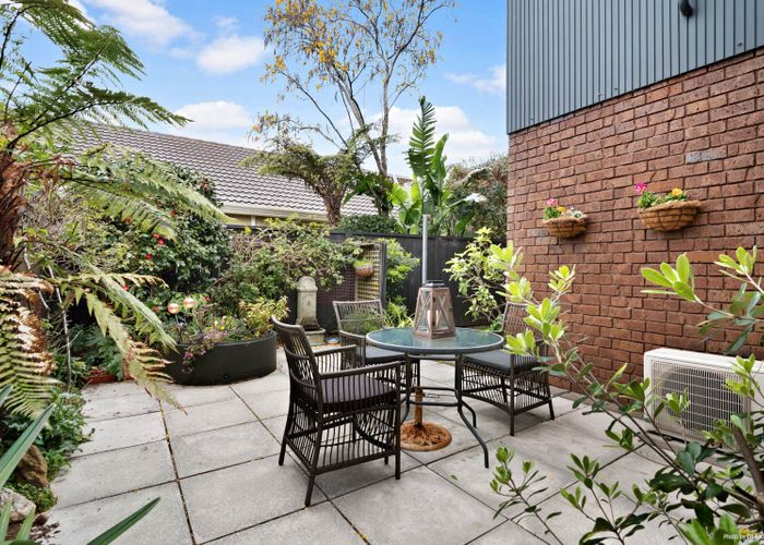  at 5 Balmer Lane, Mount Eden, Auckland