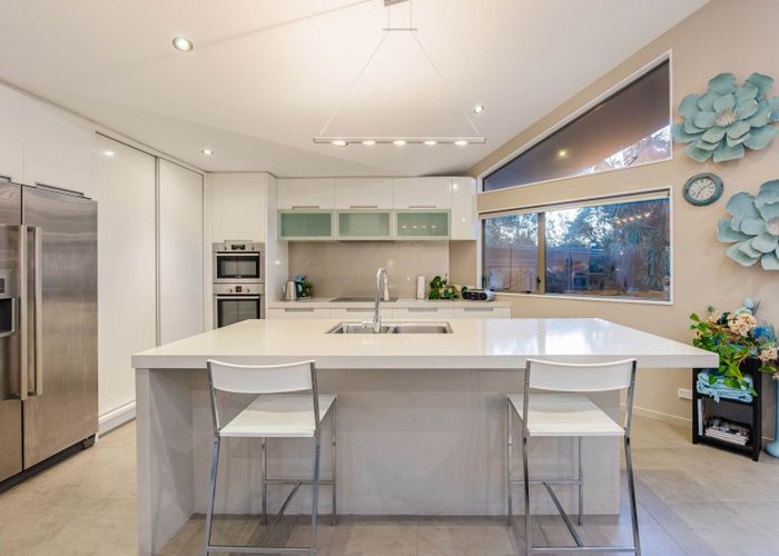  at 18 Oakford Park Crescent, Greenhithe, North Shore City, Auckland