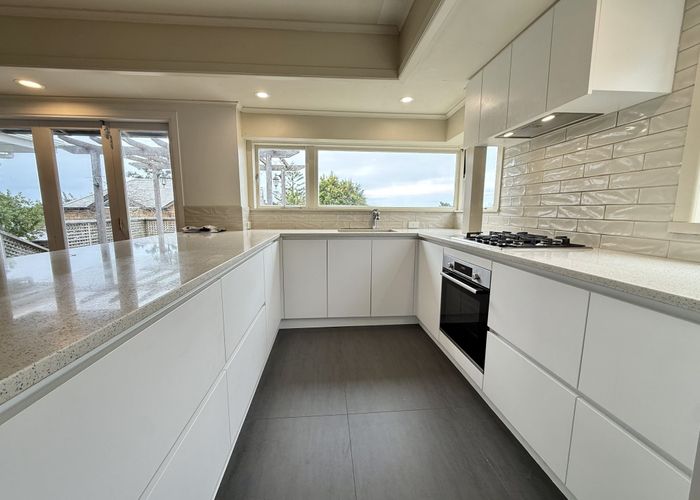  at 93 Sylvan Avenue, Northcote, North Shore City, Auckland