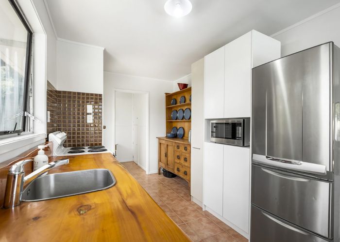  at 4 Spinella Drive, Bayview, North Shore City, Auckland