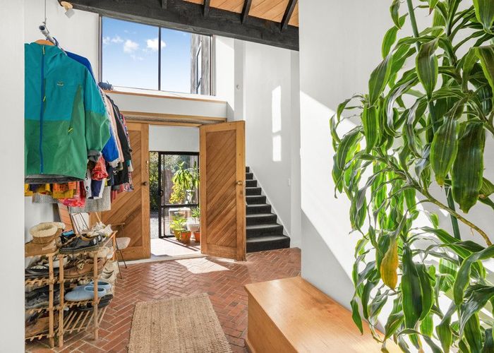  at 38 Stanhope Grove, Korokoro, Lower Hutt, Wellington