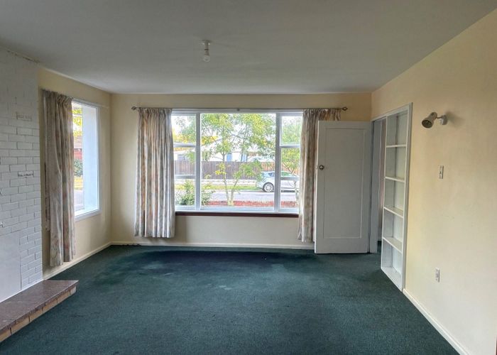  at 8 Lochee Road, Upper Riccarton, Christchurch City, Canterbury