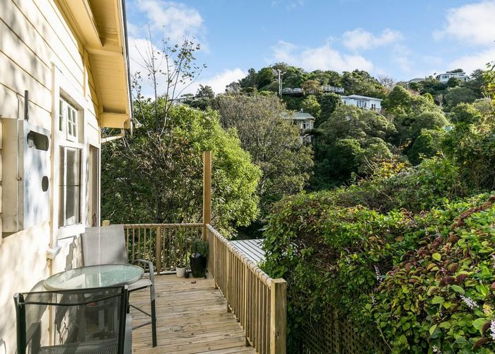  at 6 Governor Road, Northland, Wellington, Wellington
