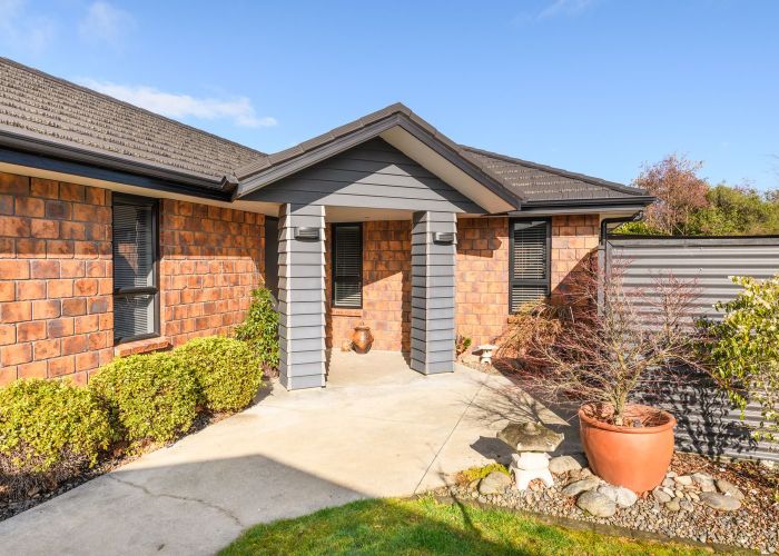  at 44 Chestnut Close, Kelvin Grove, Palmerston North