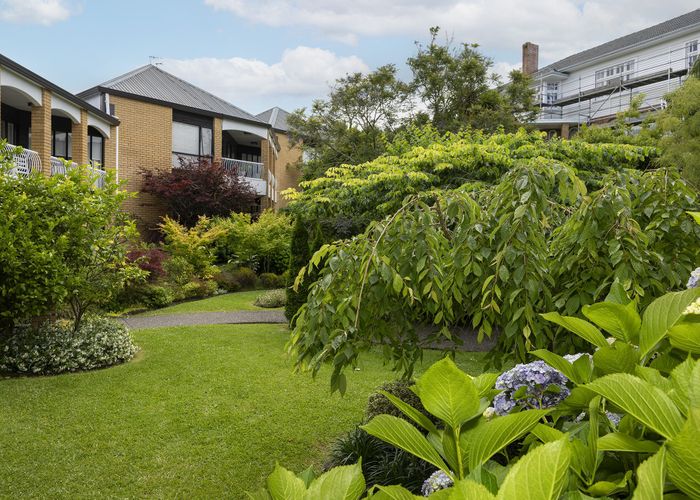  at 9/31 Green Lane East, Remuera, Auckland