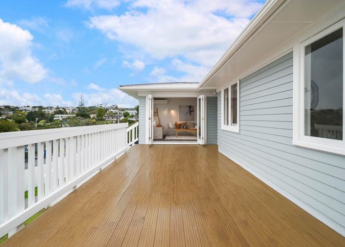  at 15 Tonkin Drive, Sunnynook, Auckland