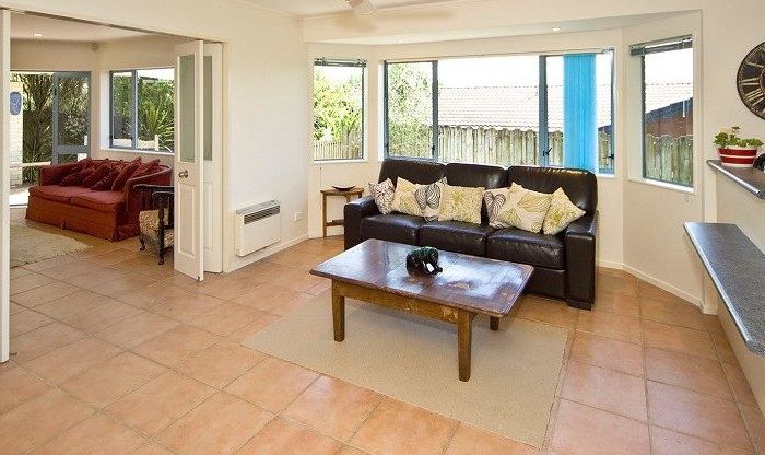  at 82 Buscomb Ave, Henderson, Waitakere City, Auckland