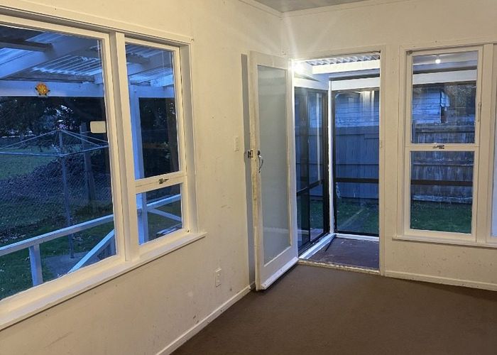  at 4/39 Miro Street, New Lynn, Waitakere City, Auckland