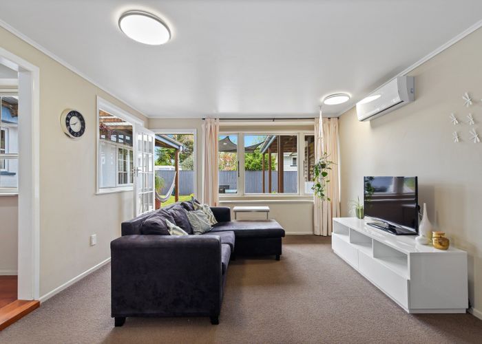 at 37 Cook Street, Hamilton East, Hamilton