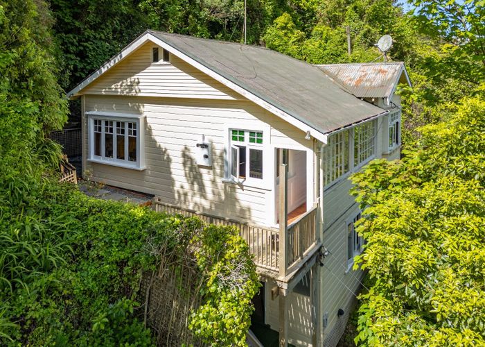  at 6 Governor Road, Northland, Wellington, Wellington