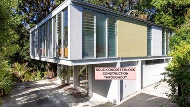  at 2/25 Wernham Place, Northcote, Auckland