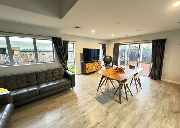  at 87A Seaview Road, Glenfield, Auckland