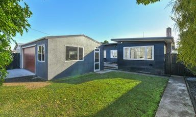  at 11 Keeling Road, Henderson, Auckland