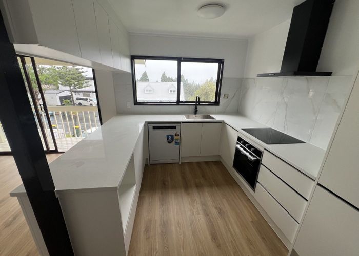  at 69 Chelsea View Drive, Chatswood, North Shore City, Auckland