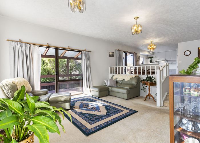 at 100 Manhattan Heights, Glendene, Waitakere City, Auckland