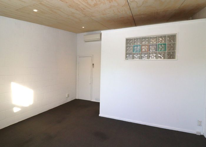  at 2/17 Brake Street, Upper Riccarton, Christchurch