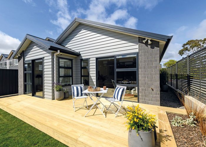  at 44 Pateke Drive, Kenepuru, Porirua