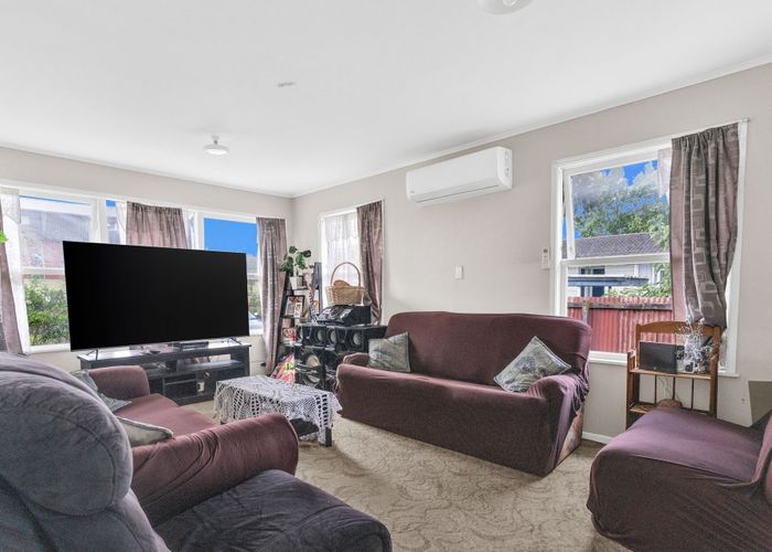 at 4 Wickman Way, Mangere East, Manukau City, Auckland