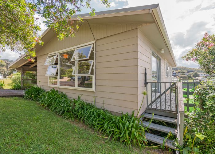  at 102 The Grove, Onemana