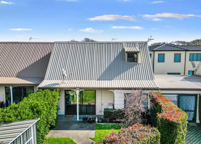  at 3/58 Manuroa Road, Takanini, Auckland