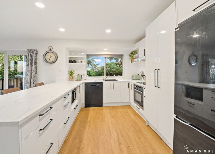  at 6 Lorikeet Place, Unsworth Heights, Auckland