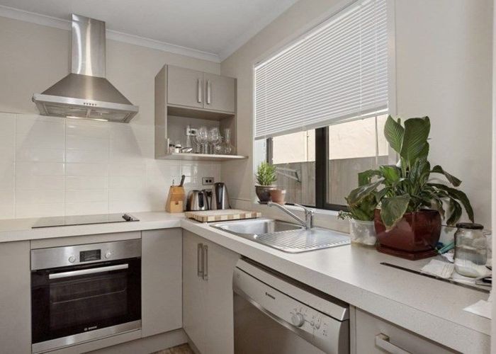  at 2/99 Lake Road, Frankton, Hamilton, Waikato