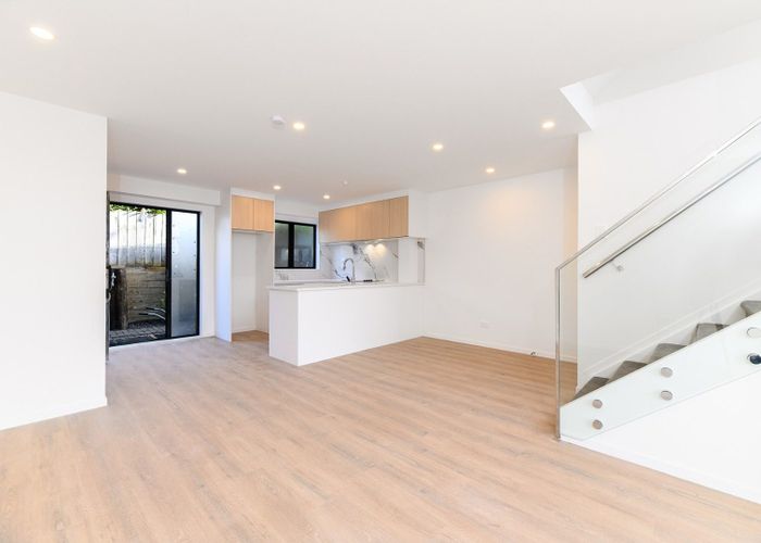 at 5/60 Triangle Road, Massey, Waitakere City, Auckland