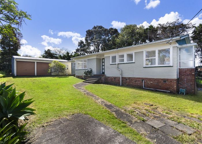  at 104 Chivalry Road, Glenfield, Auckland