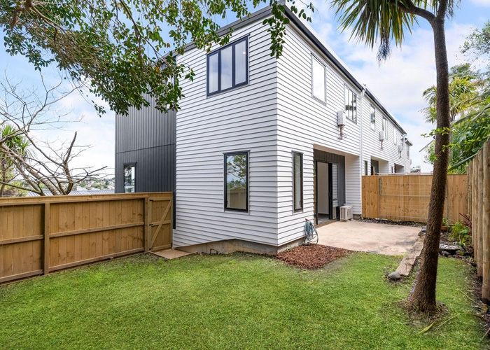  at 7/69 Target Road, Glenfield, North Shore City, Auckland