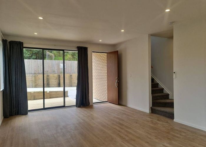  at 42c Don Buck Road, Massey, Waitakere City, Auckland