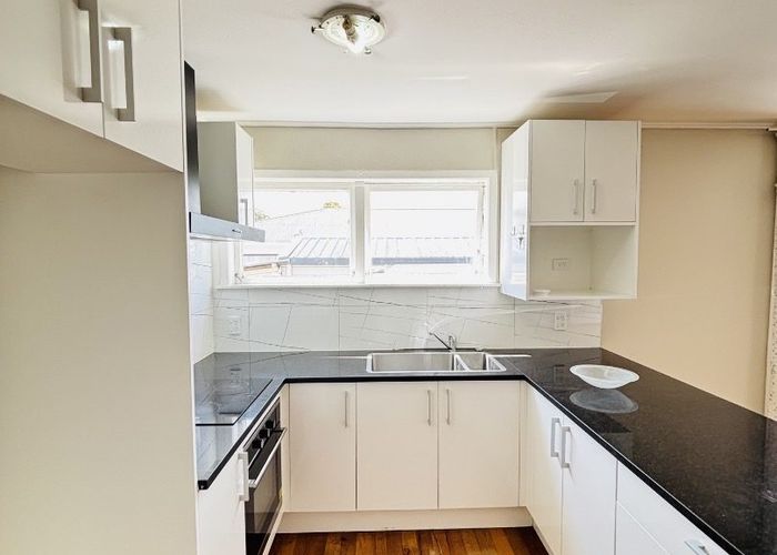  at 33 Royston Street, Rosehill, Papakura, Auckland