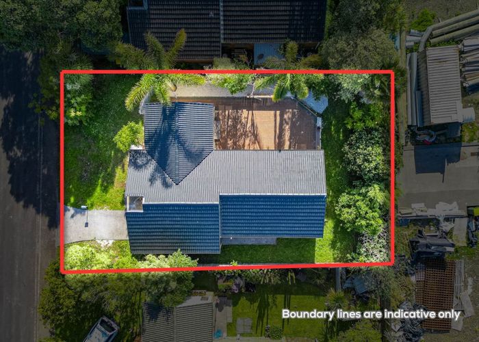  at 27  Kona Crescent, Henderson, Waitakere City, Auckland