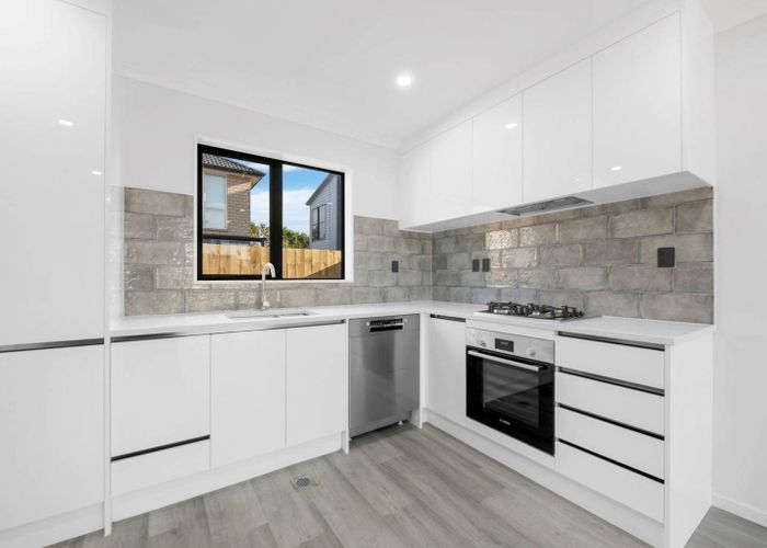  at 10E Kent Road, Manurewa, Auckland
