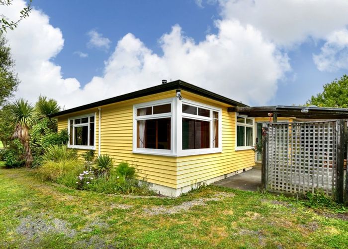  at 9 Moyna Avenue, Dallington, Christchurch