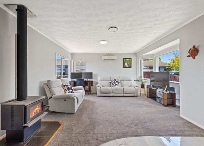  at 7 Greenstone Place, Clover Park, Auckland