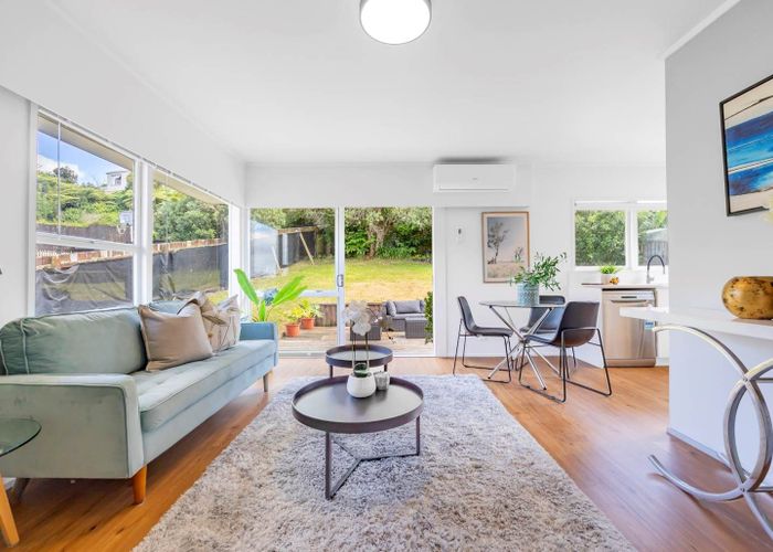  at 2/5 Finn Place, Totara Vale, North Shore City, Auckland