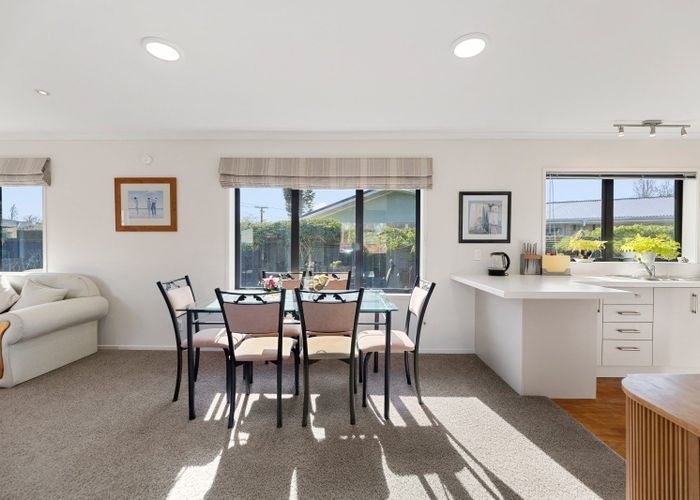  at 32 Donny Avenue, Chartwell, Hamilton
