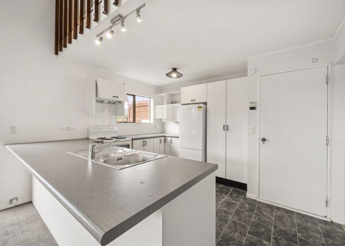  at 27A Kingsbridge Place, Newlands, Wellington