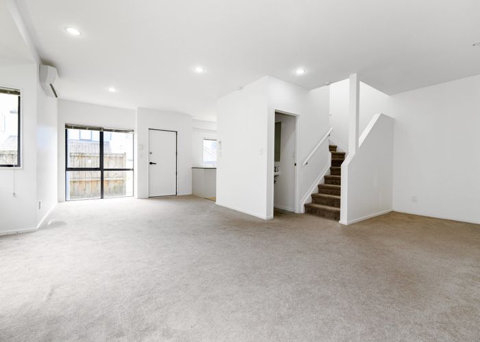  at 3 Sun Place, Henderson, Waitakere City, Auckland